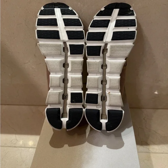 On Running Men’s Cloud 5 Sneakers | Size 11 - Picture 8 of 9